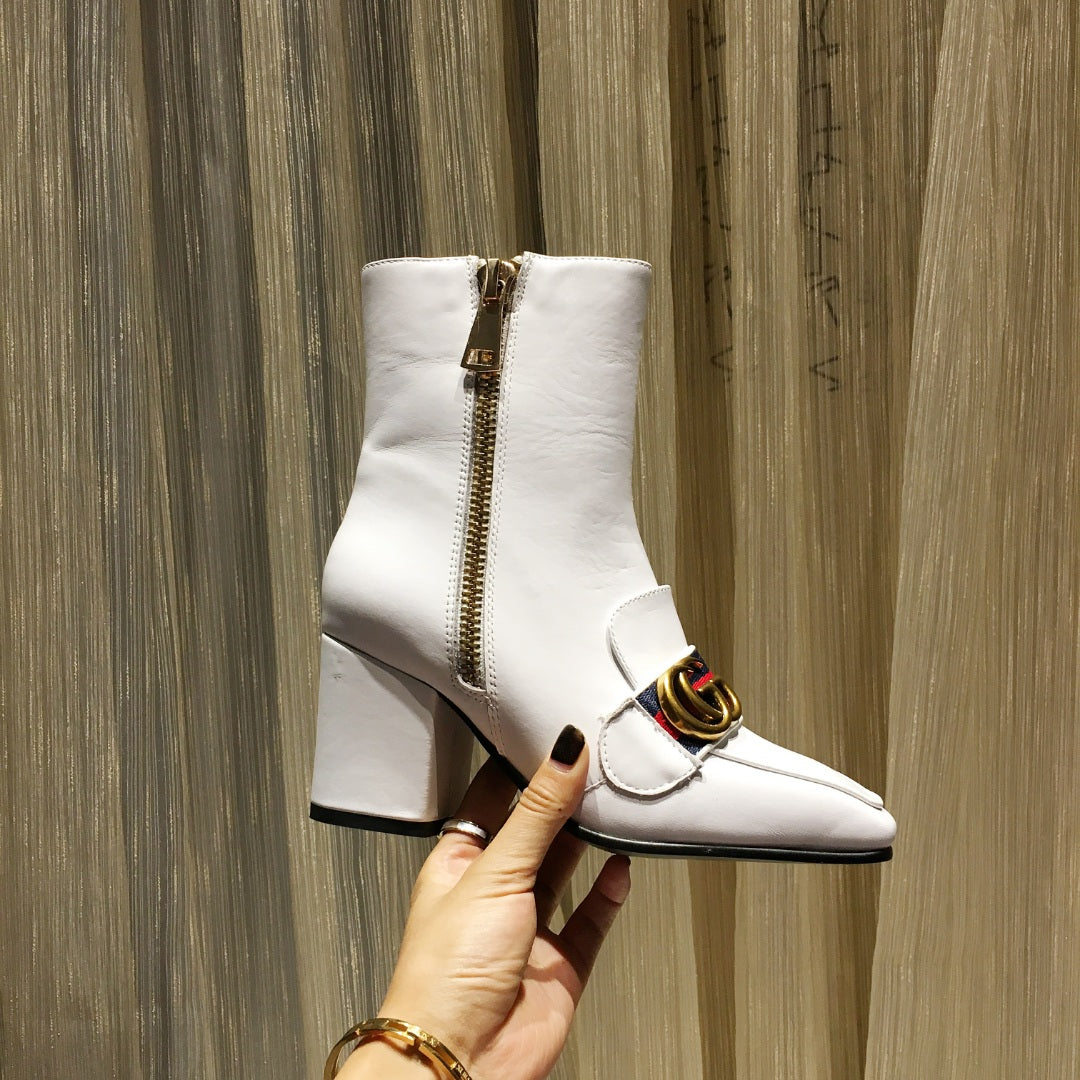 Z2P96B24 Popular high-quality shoes