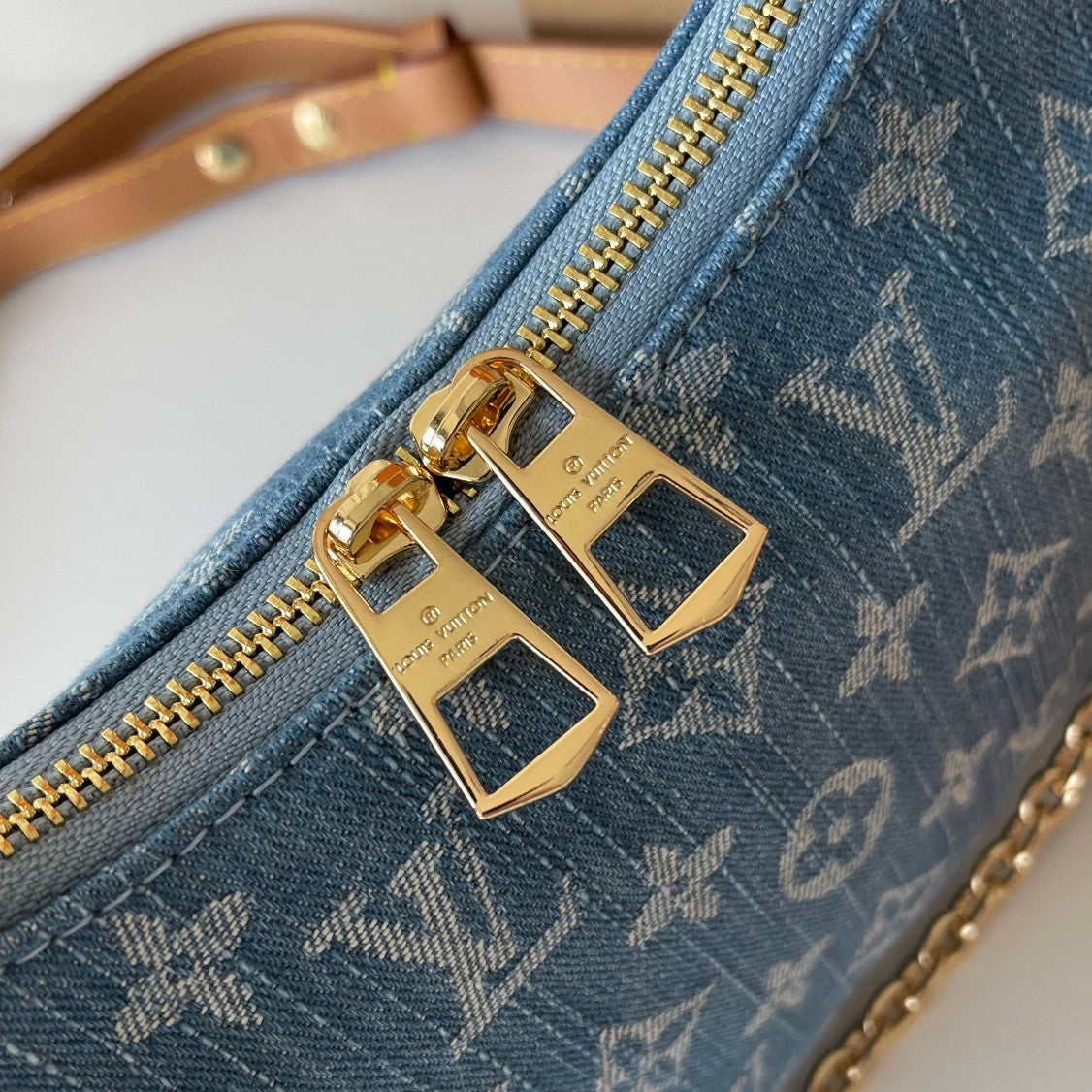 B1R76E04 Fashion bag