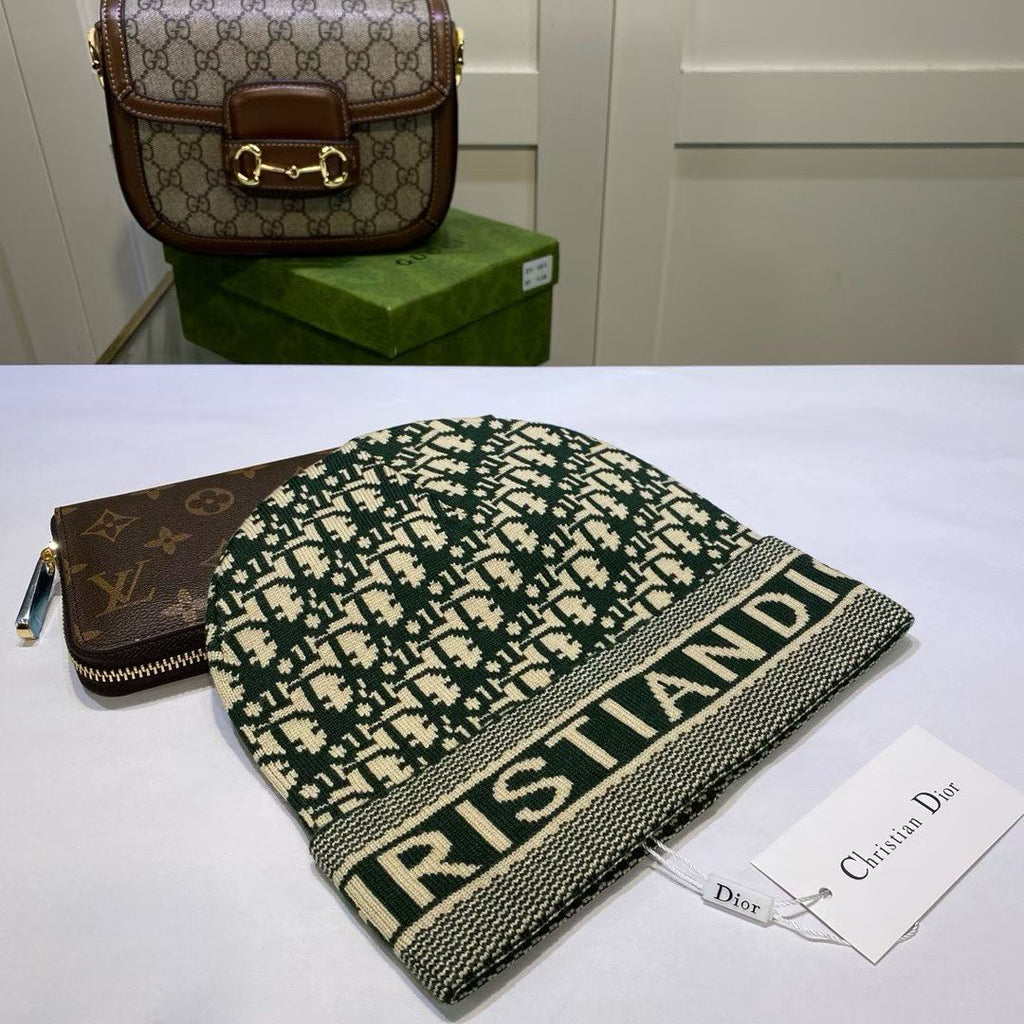 M1R86D71 Fashion hats