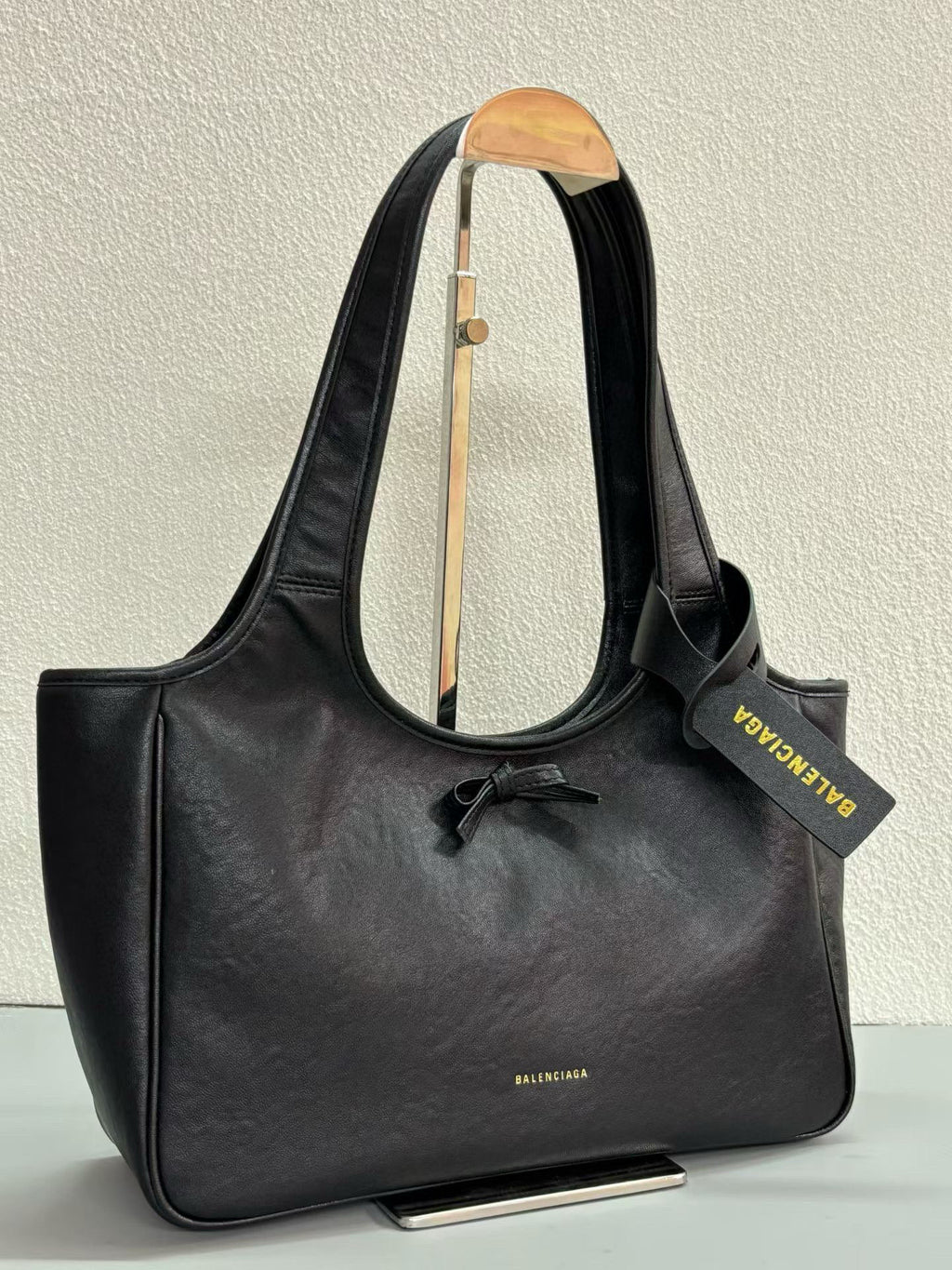 B1P46J143 Popular leather bags