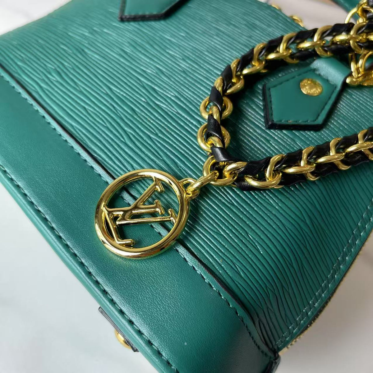146PE95B Popular leather bag