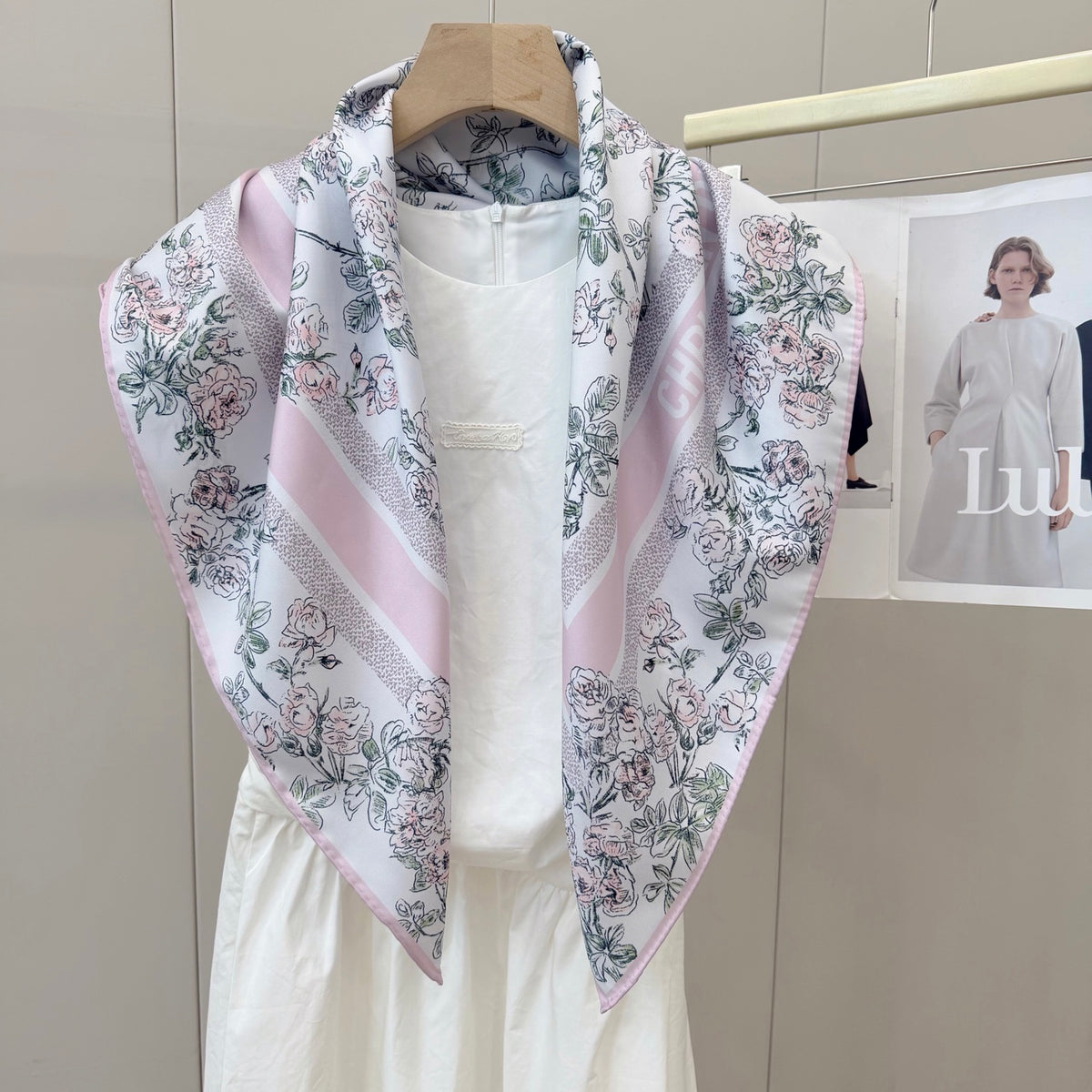 136ND17W Popular Silk Scarve