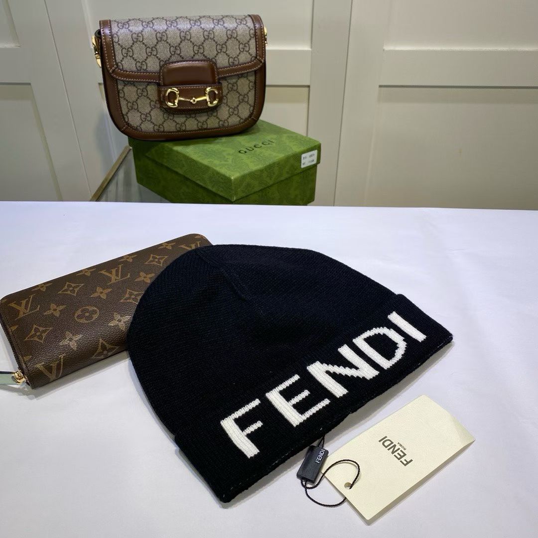M1R86F63 Fashion hats