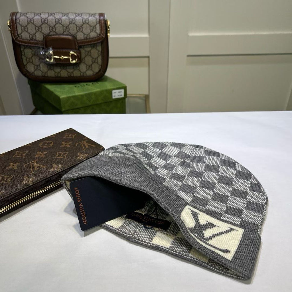 M1R86E51 Fashion hats