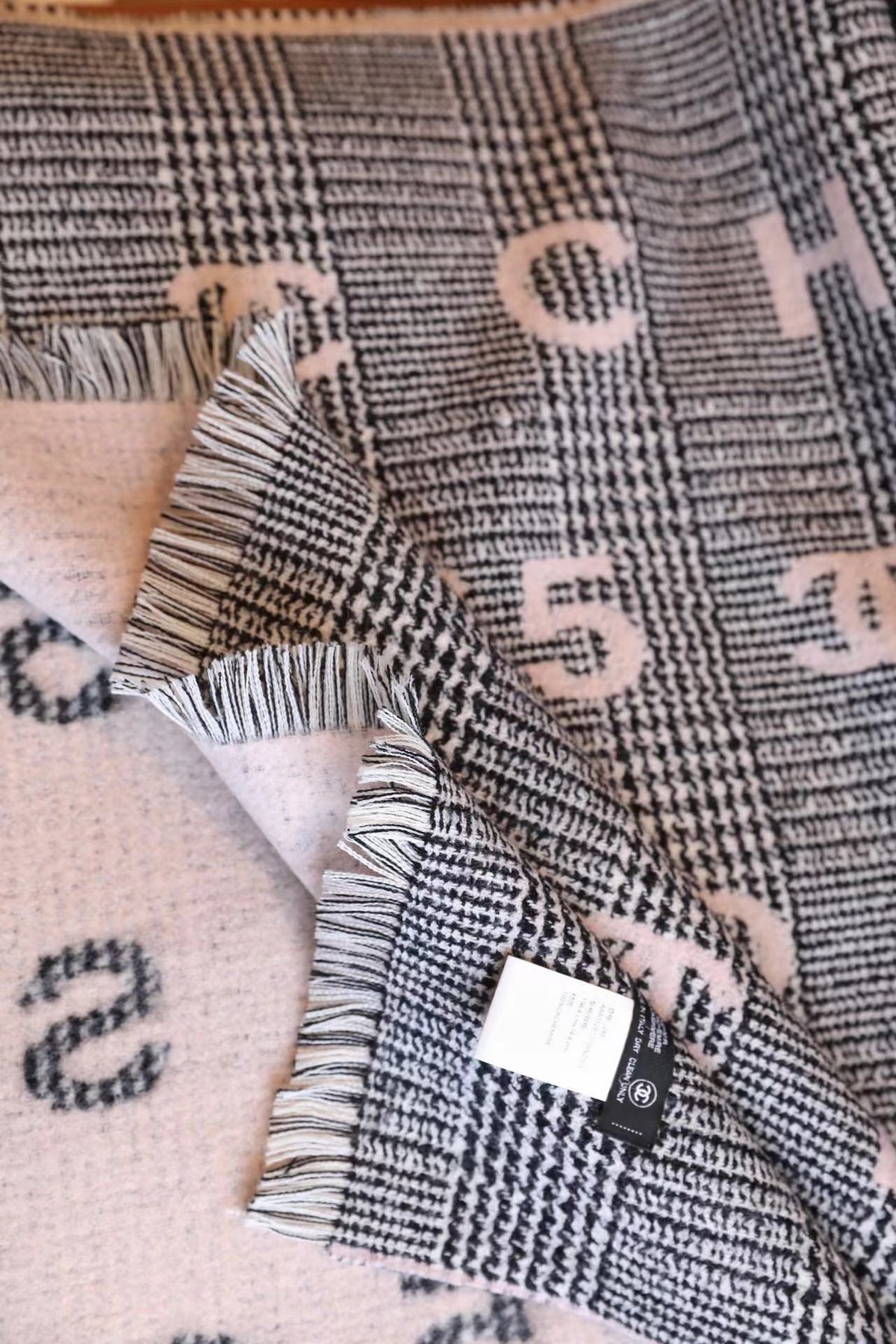 W1R96C124 Popular Winter Scarves