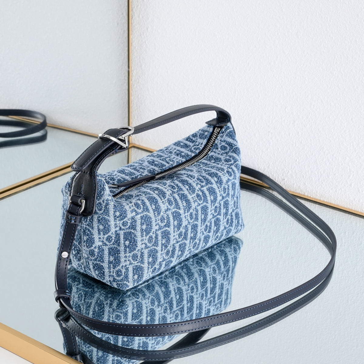 B1R76D44 Fashion bag