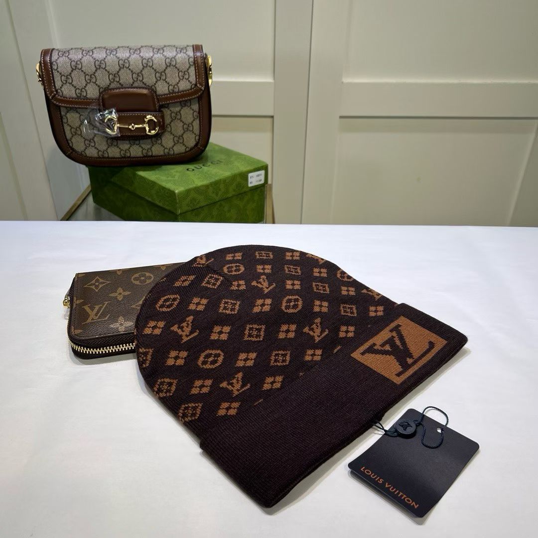 M1R86E53 Fashion hats