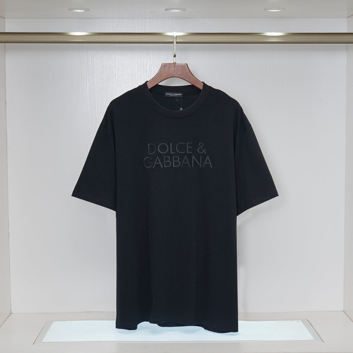 U1R86A10 Popular T-shirts