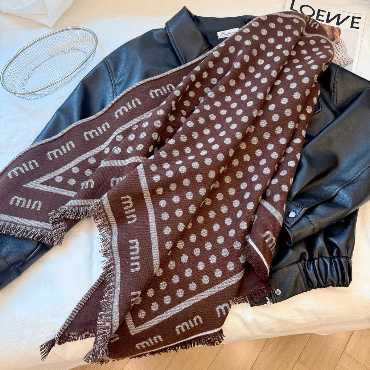 W1R86A100 Fashion Triangular shawl