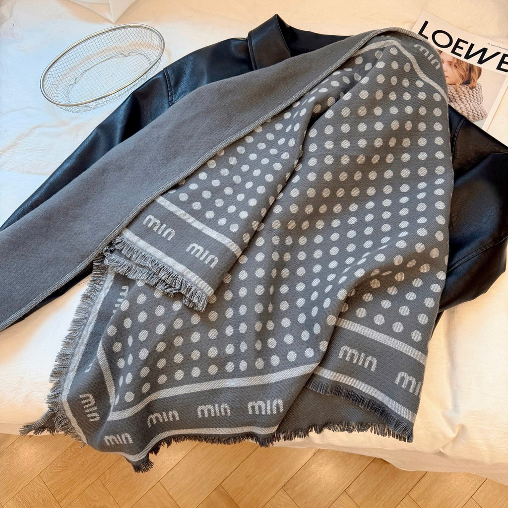 W1R86A100 Popular Triangular shawl