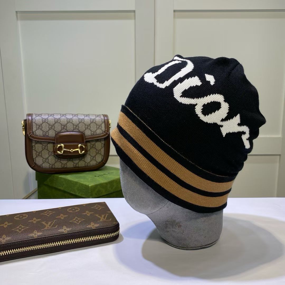 M1R86D59 Fashion hats