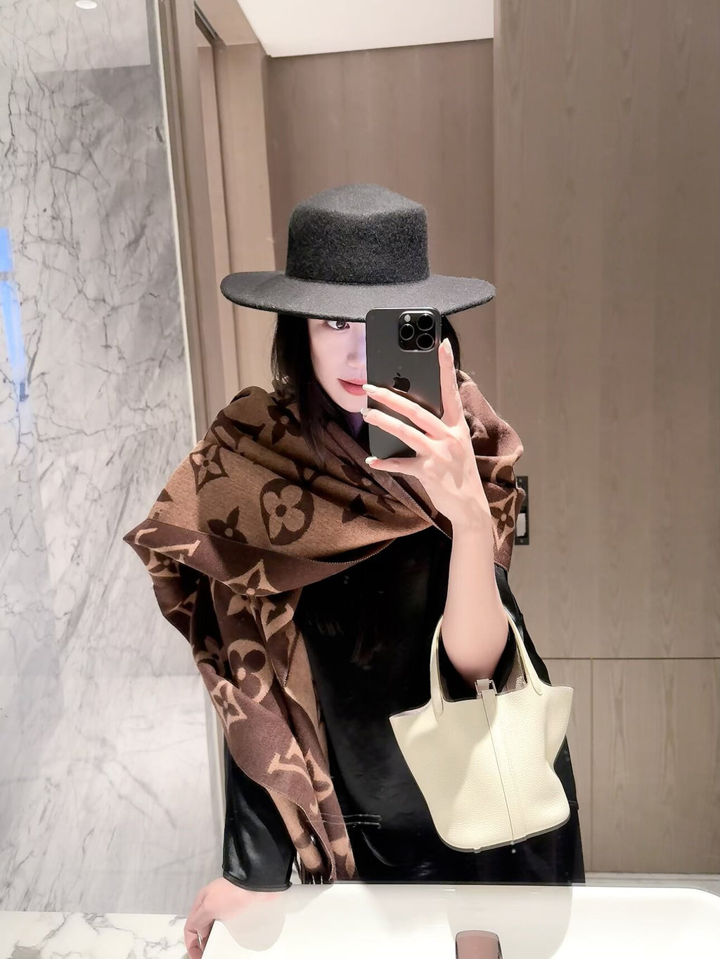 W1R96E126 Popular Winter Scarves