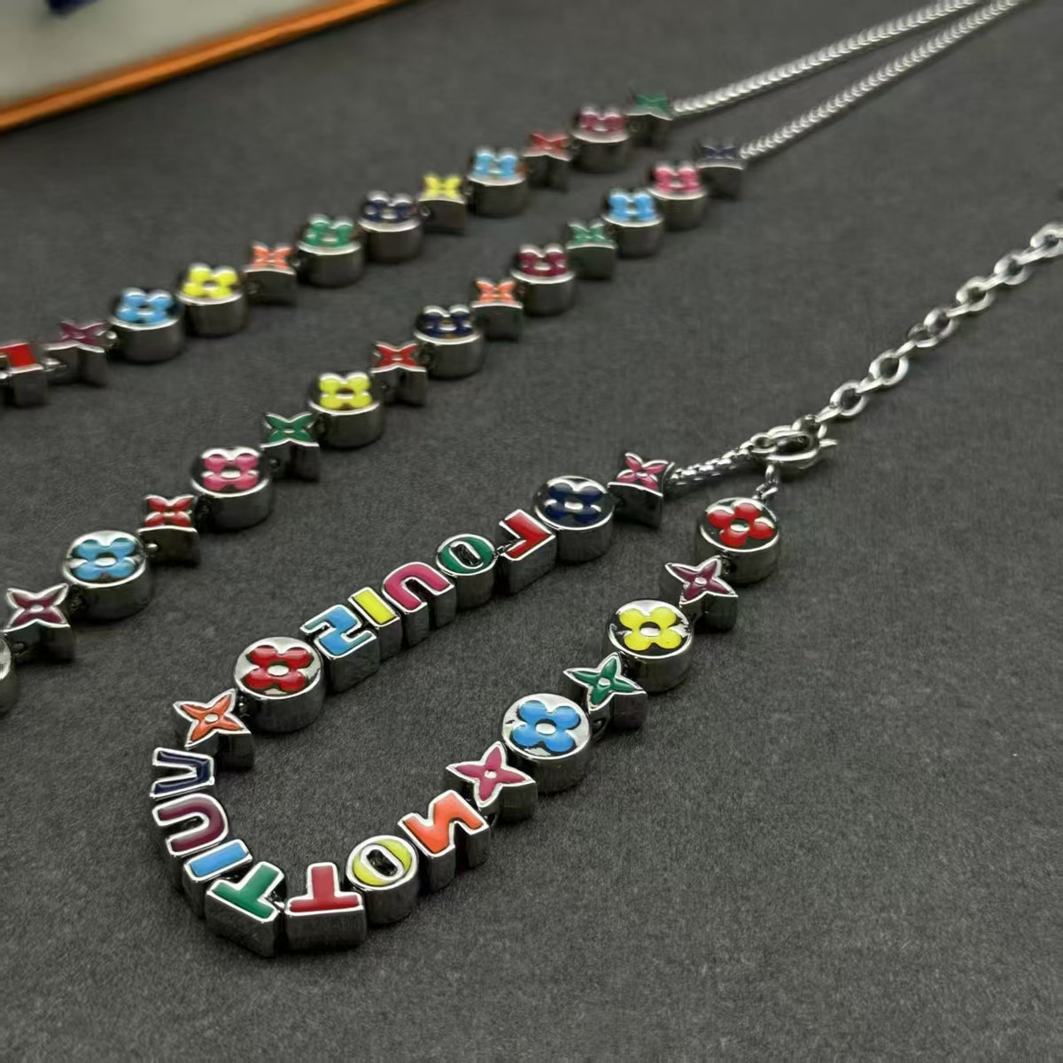 A1R66E2 Popular bag 's charms accessories