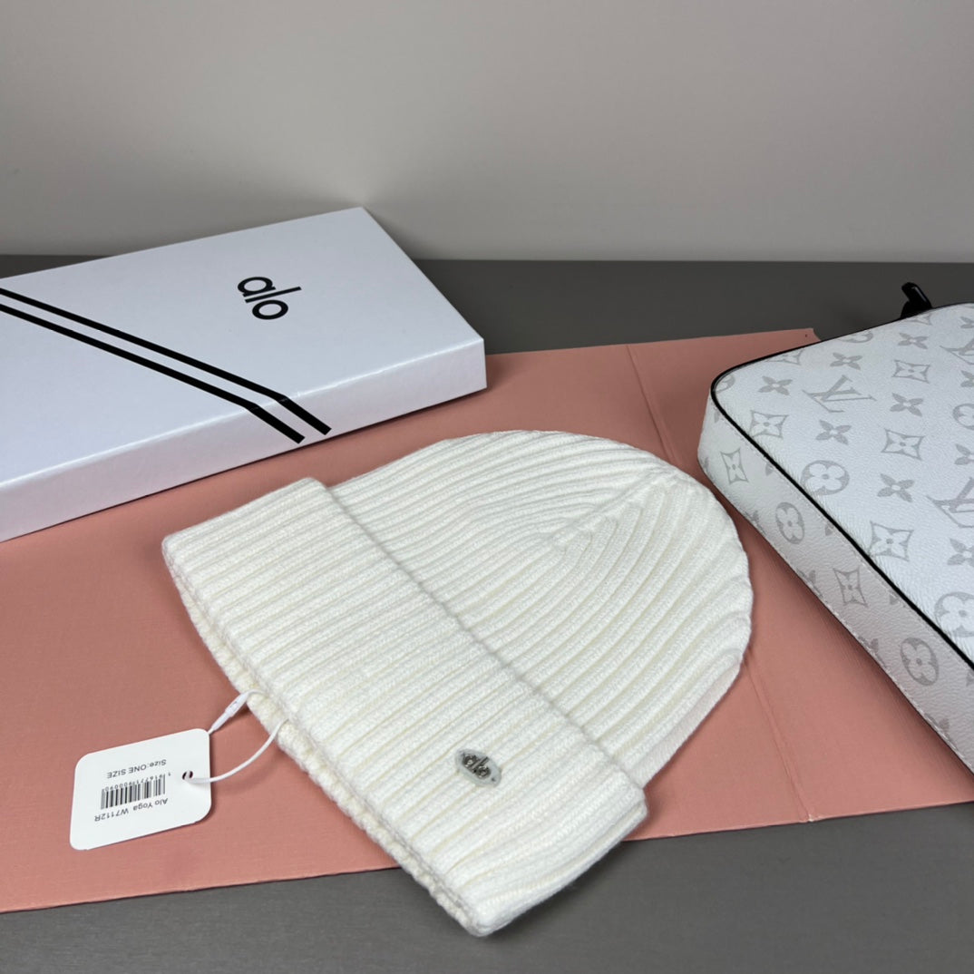 M1R96A28 Fashion hats
