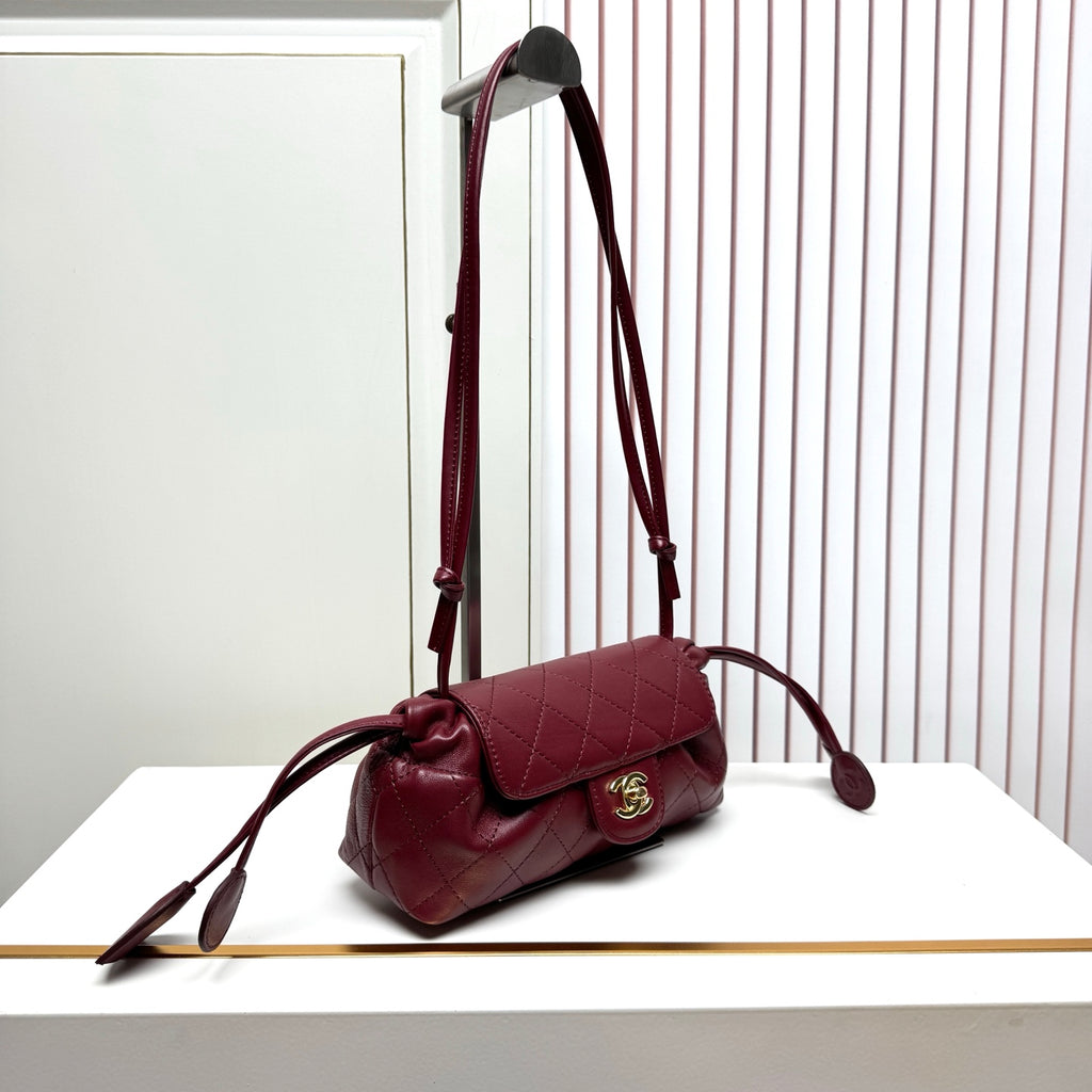 B1N96C28 Popular leather bag
