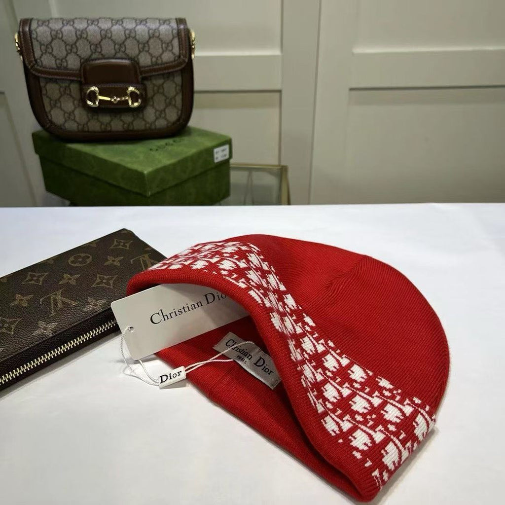 M1R86D37 Fashion hats