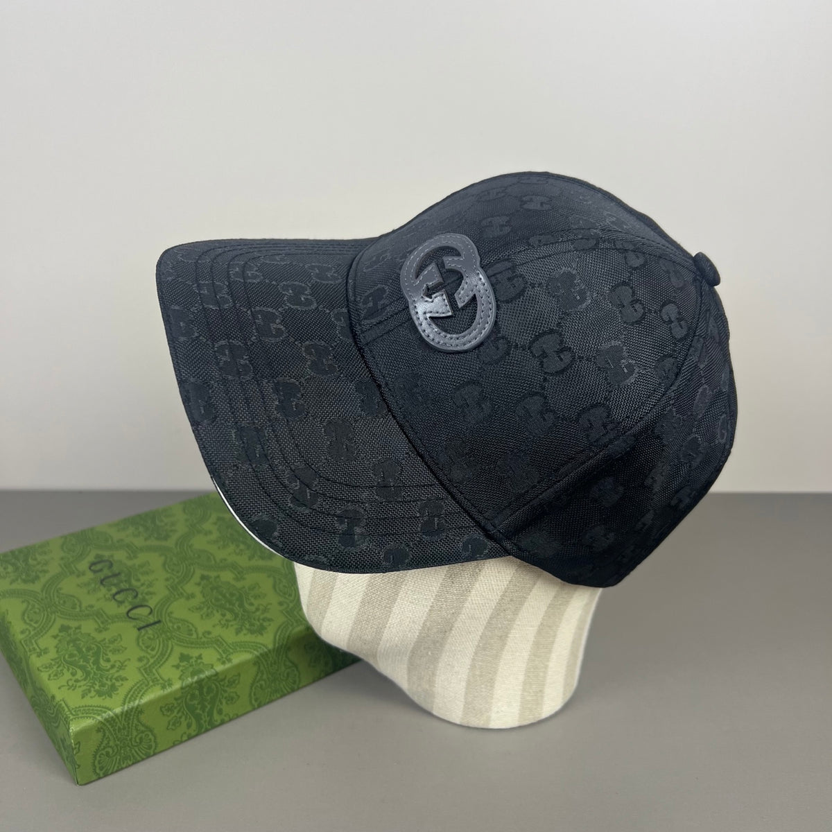 M1R76B17 Fashion hats