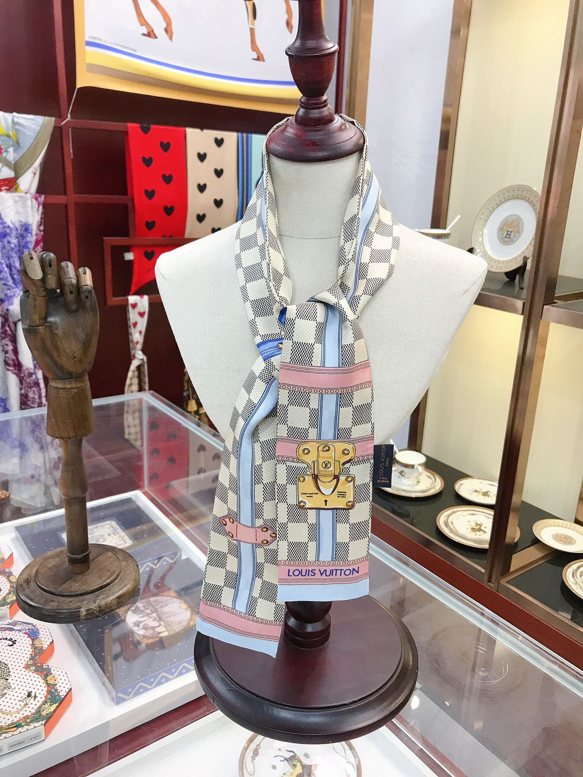 W1N86E8 Fashion Silk Scarve