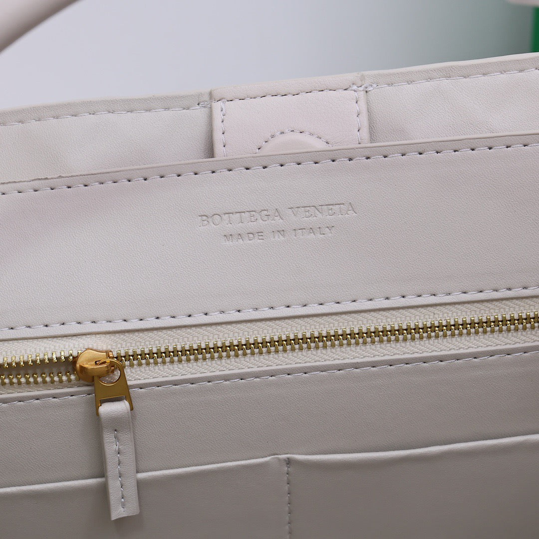 B1X66A35 Fashion high-quality leather bag
