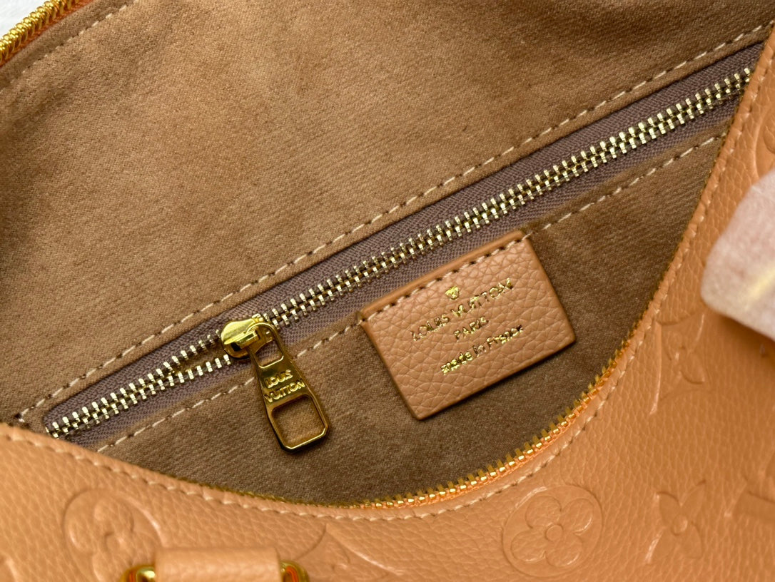 156XE29B Popular leather bag