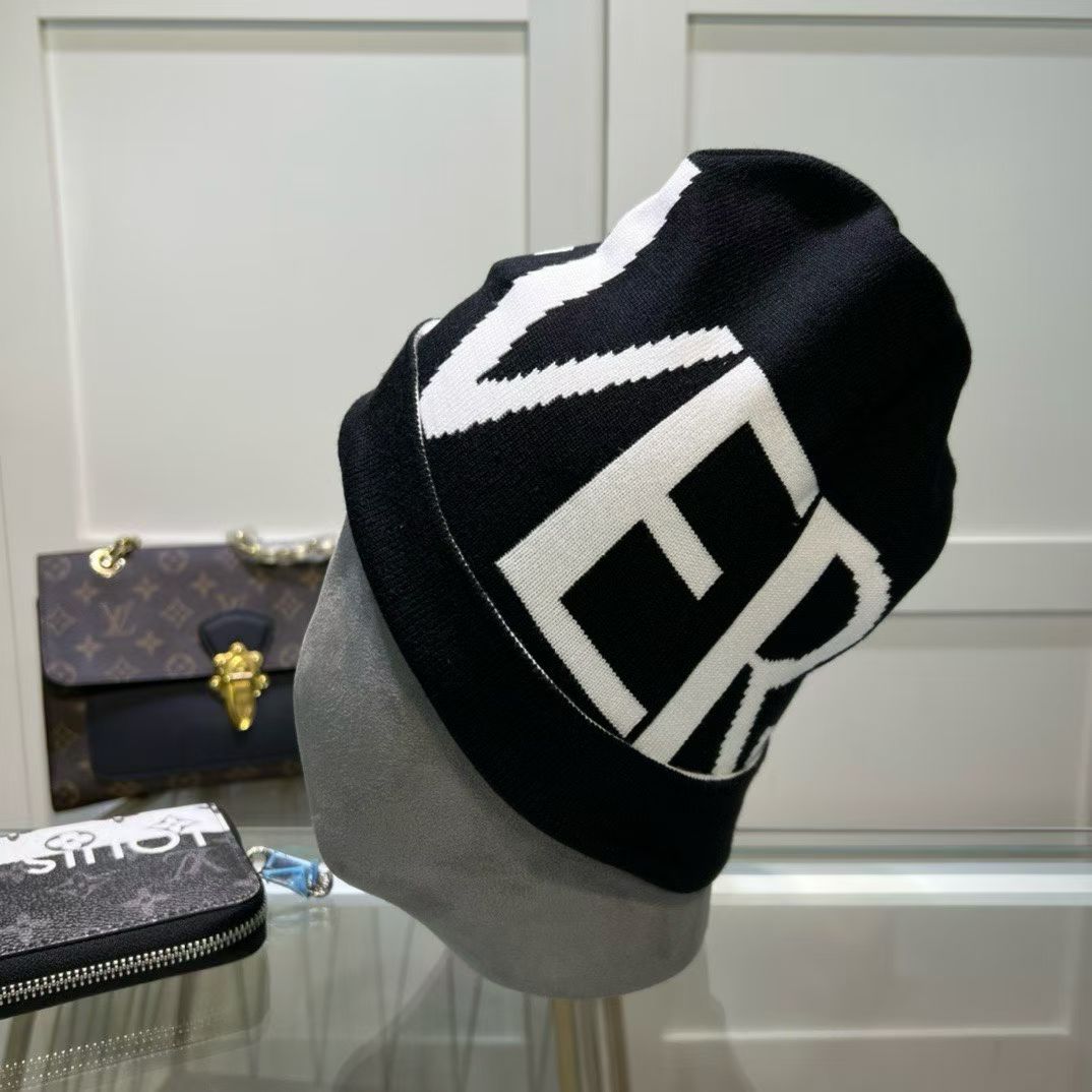 M1R86V92 Fashion hats