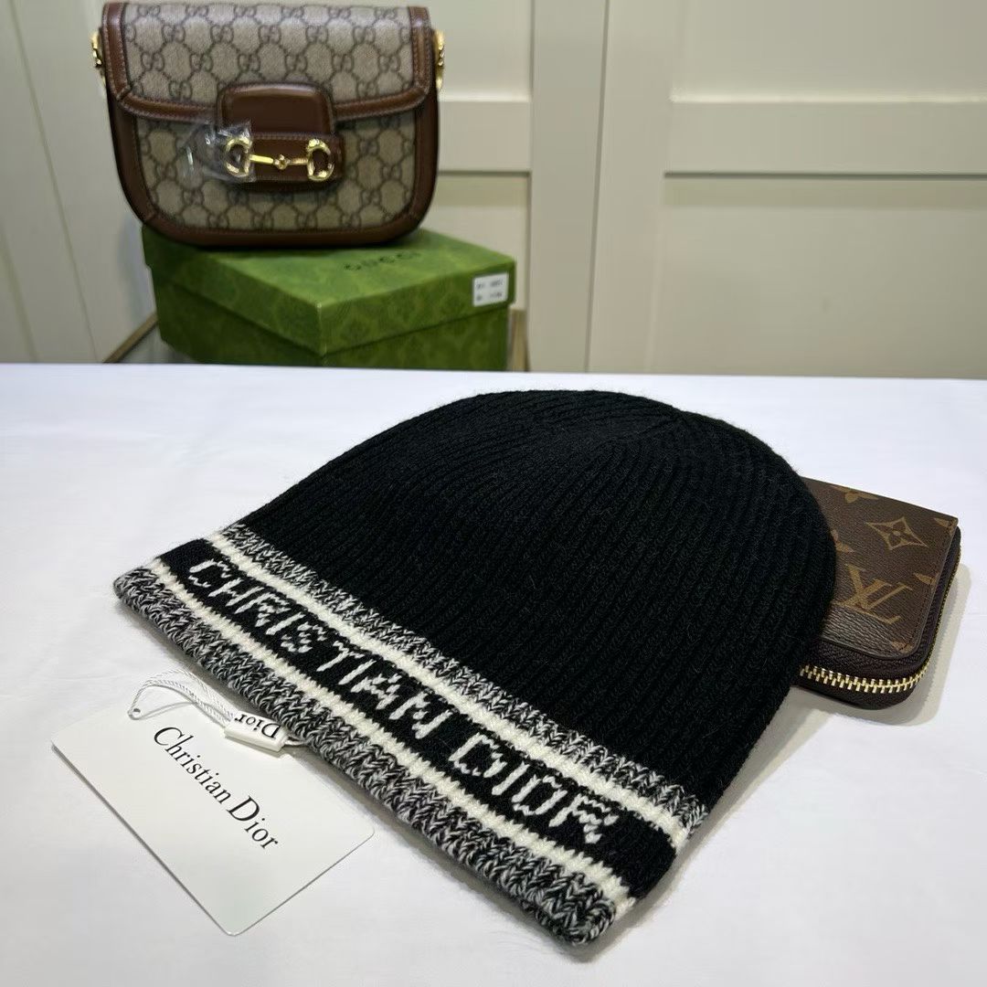 M1R86D99 Fashion hats