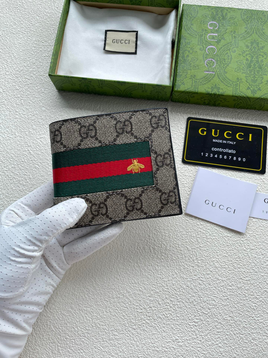 146XB9B Popular leather wallets ( with full packaging )