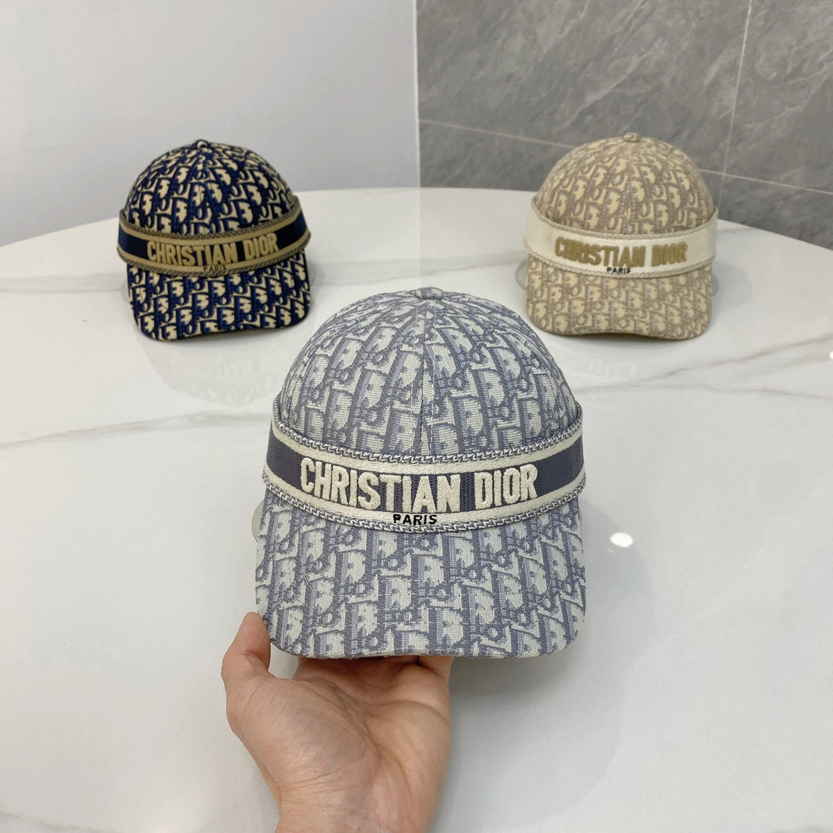 M1R86D127 Popular hats