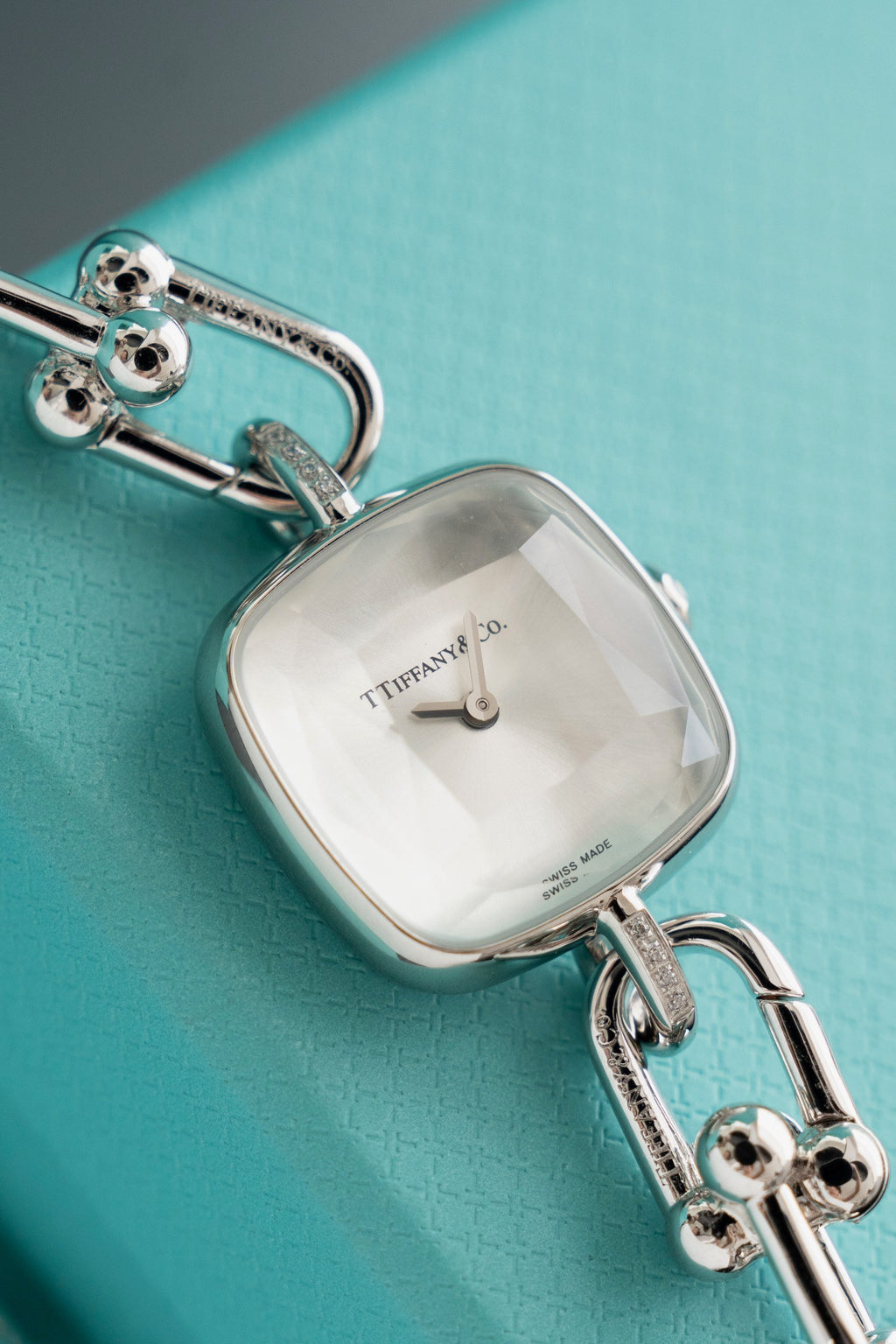 136RT72L Popular Watches