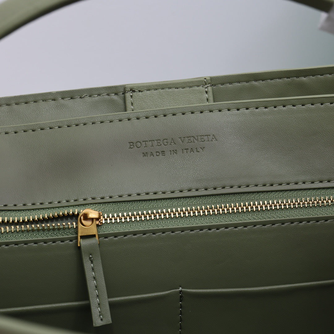 B1X66A35 Fashion high-quality leather bag