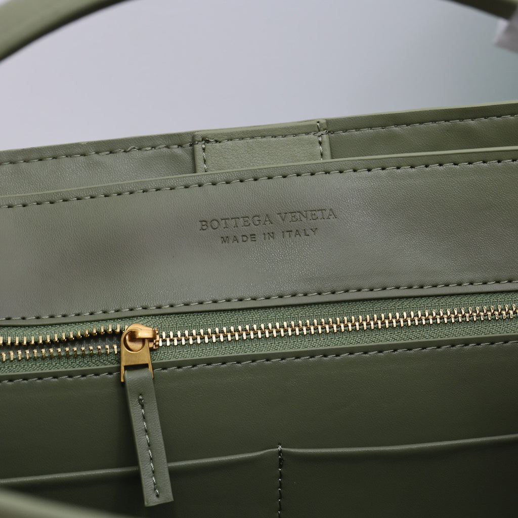 B1X66A35 Popular high-quality leather bag