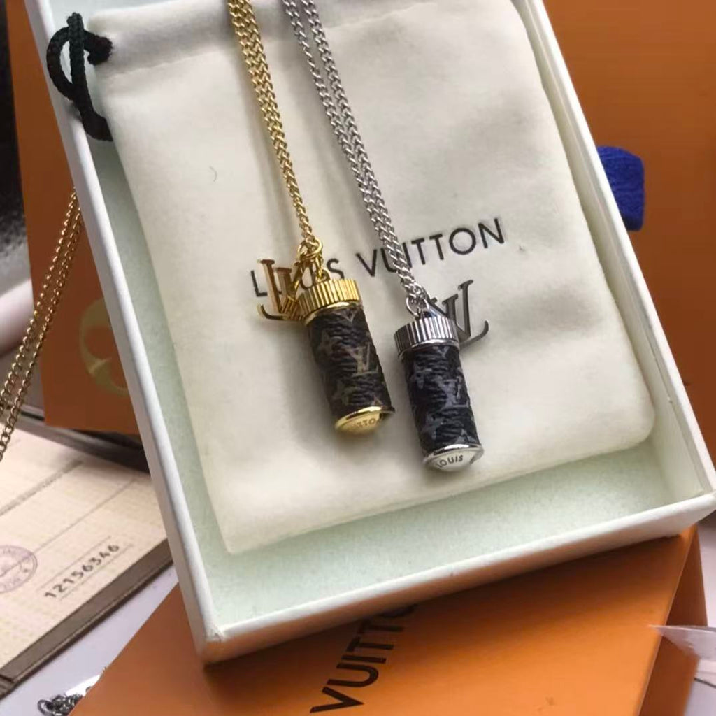 X1R86E2X Popular Necklaces