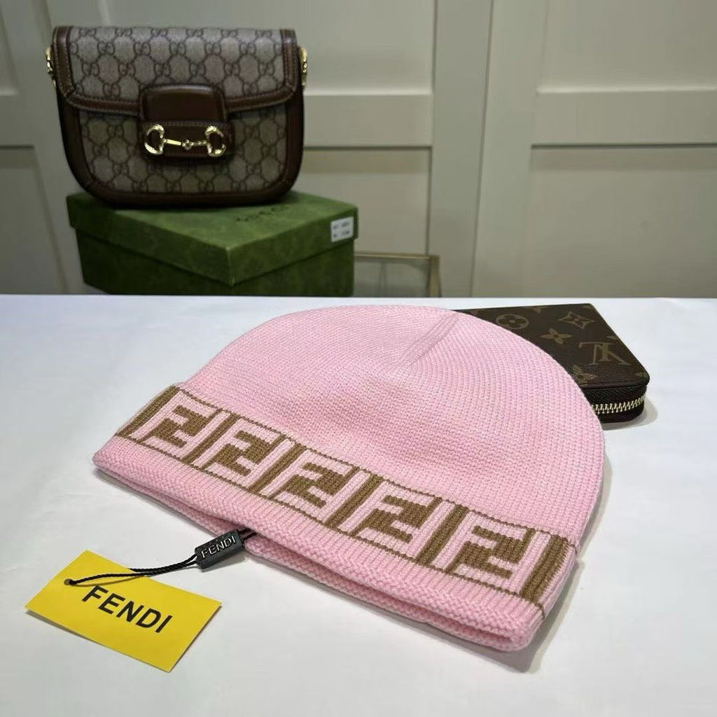 M1R86F44 Fashion hats
