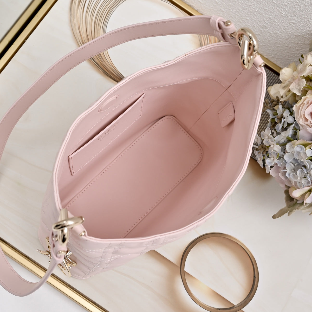 B1N96D35 Popular leather bag