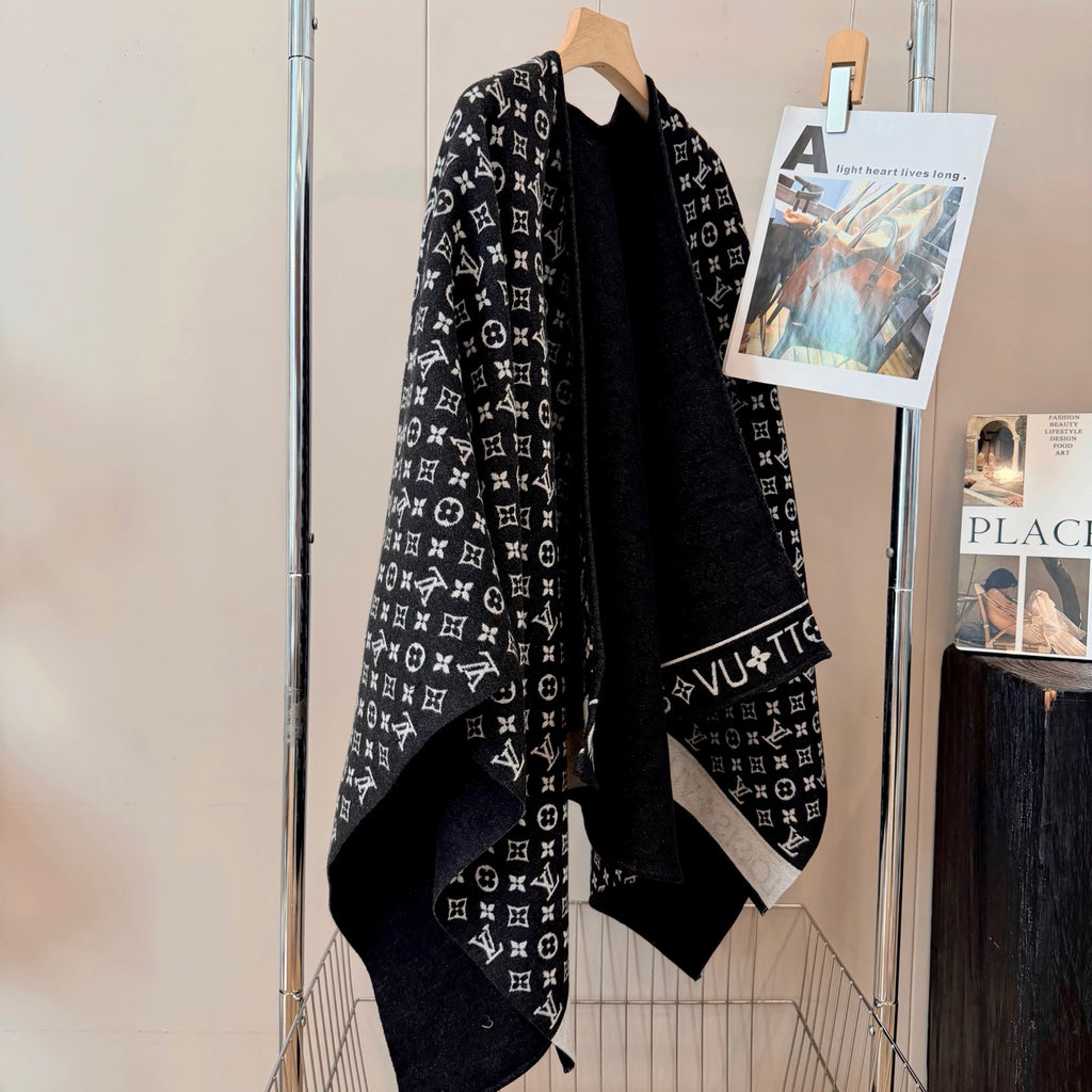 W1R106E27 Fashion cape