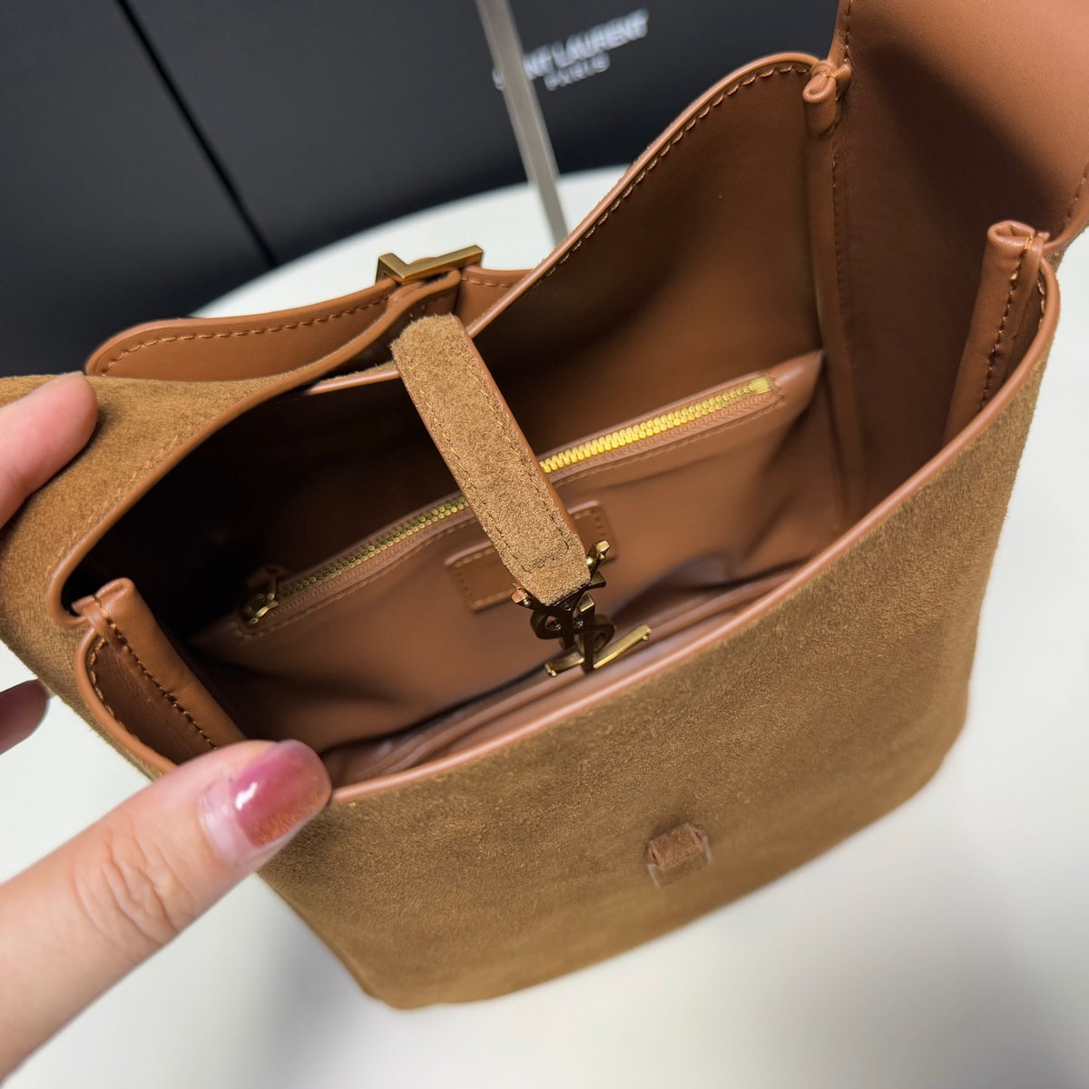 B1R96SL6 Popular leather bag
