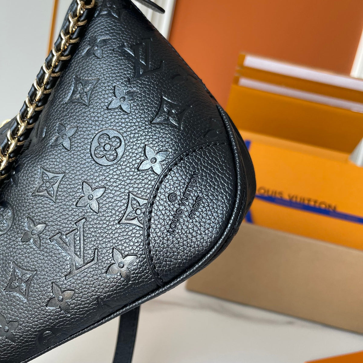 B1R76E01 Fashion leather bag