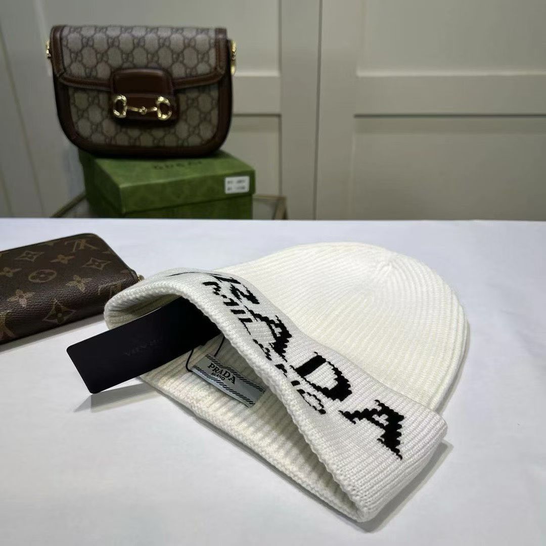 M1R86P82 Fashion hats