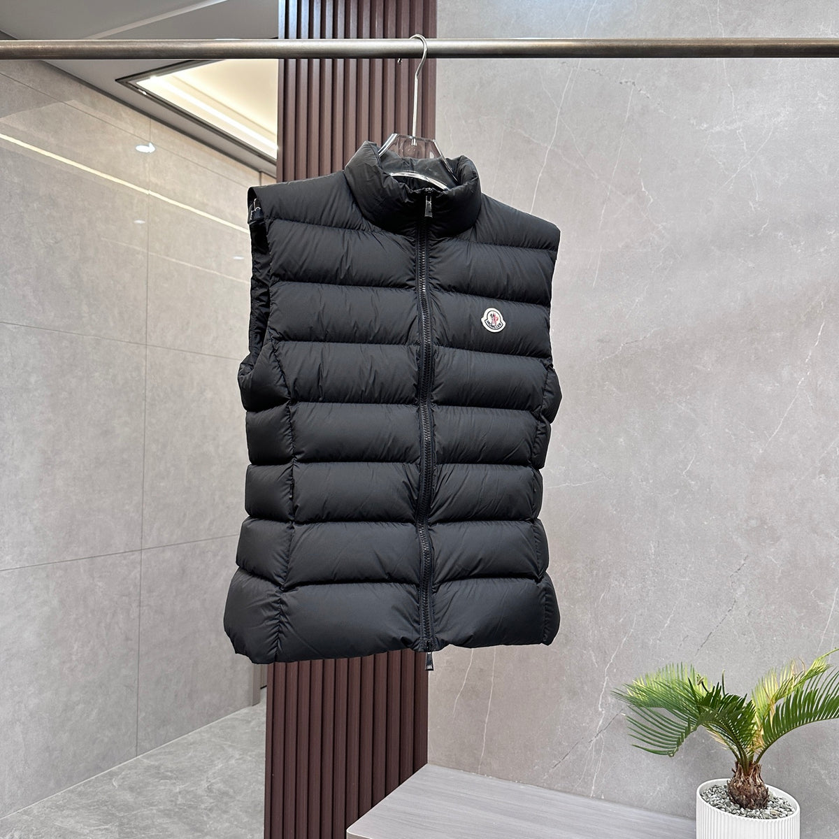 U3R106A15 Fashion down vest
