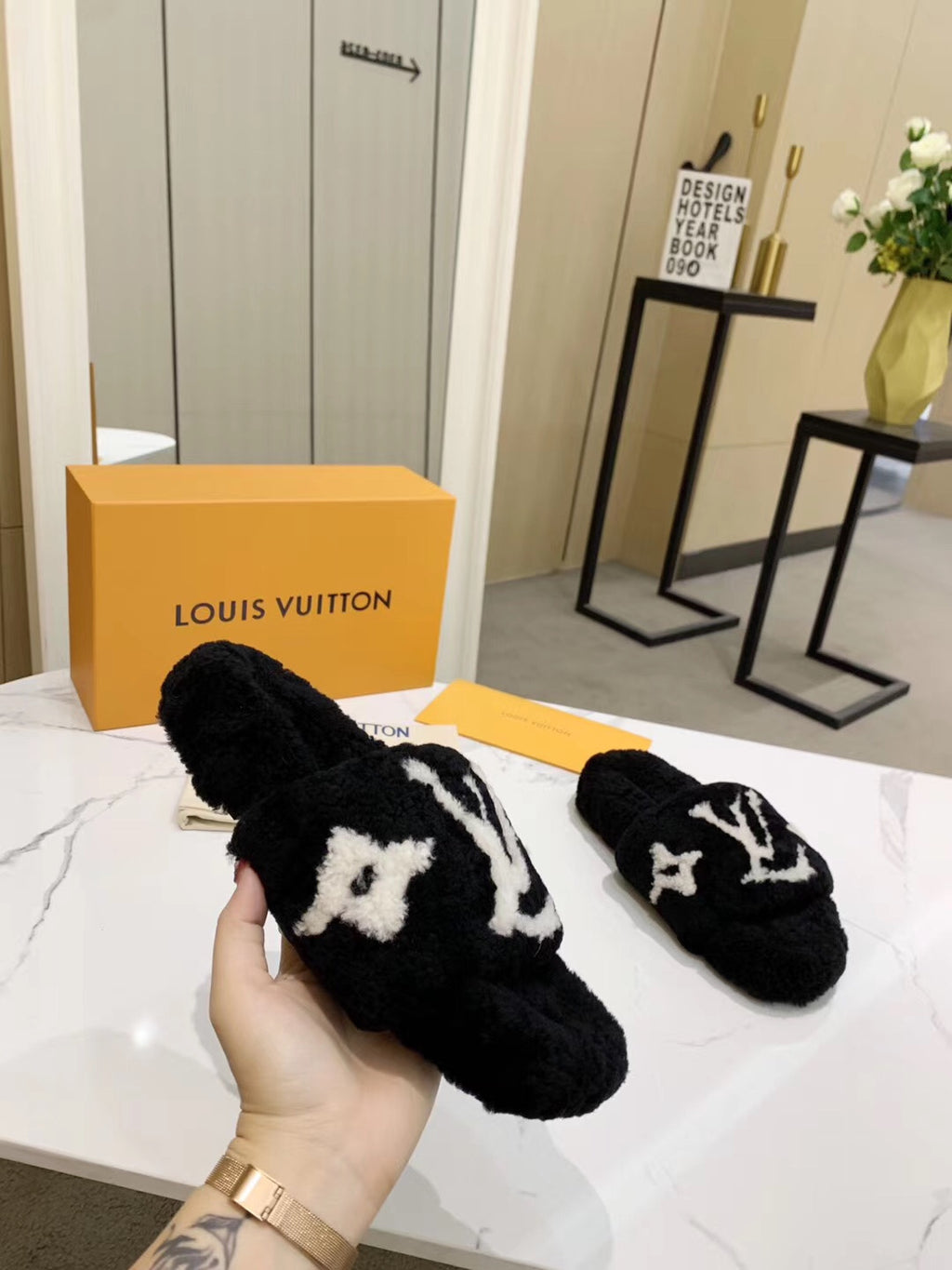 Z2P106E20 Fashion high-quality shoes