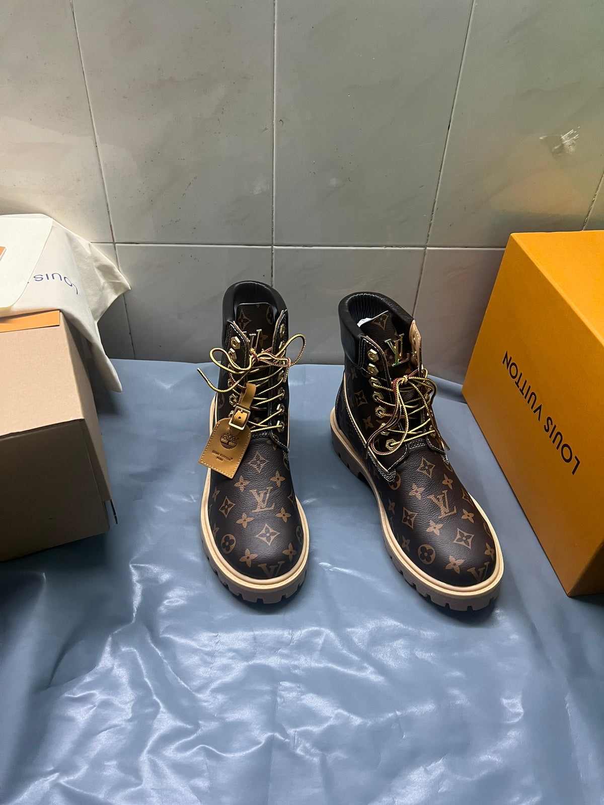 2105QE382Z Popular high-quality leather Boots