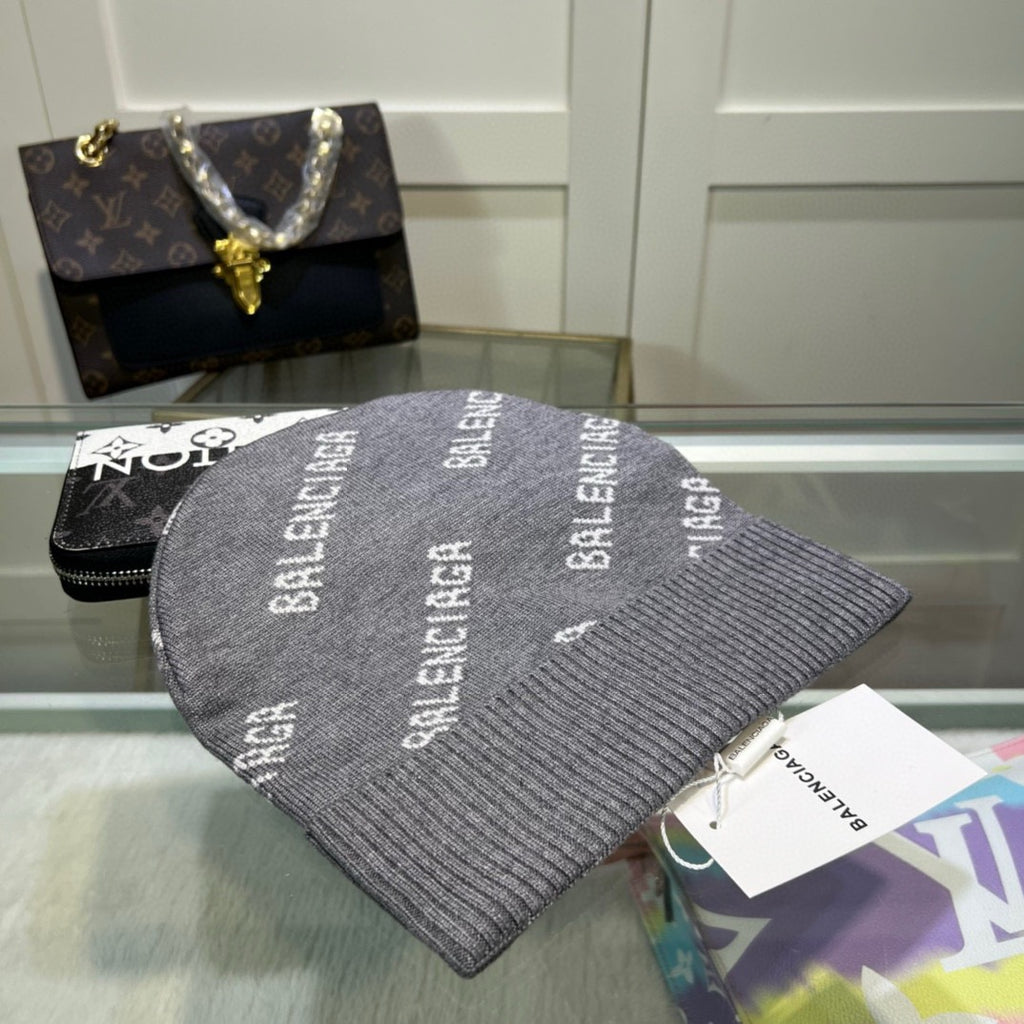 M1R86J98 Fashion hats