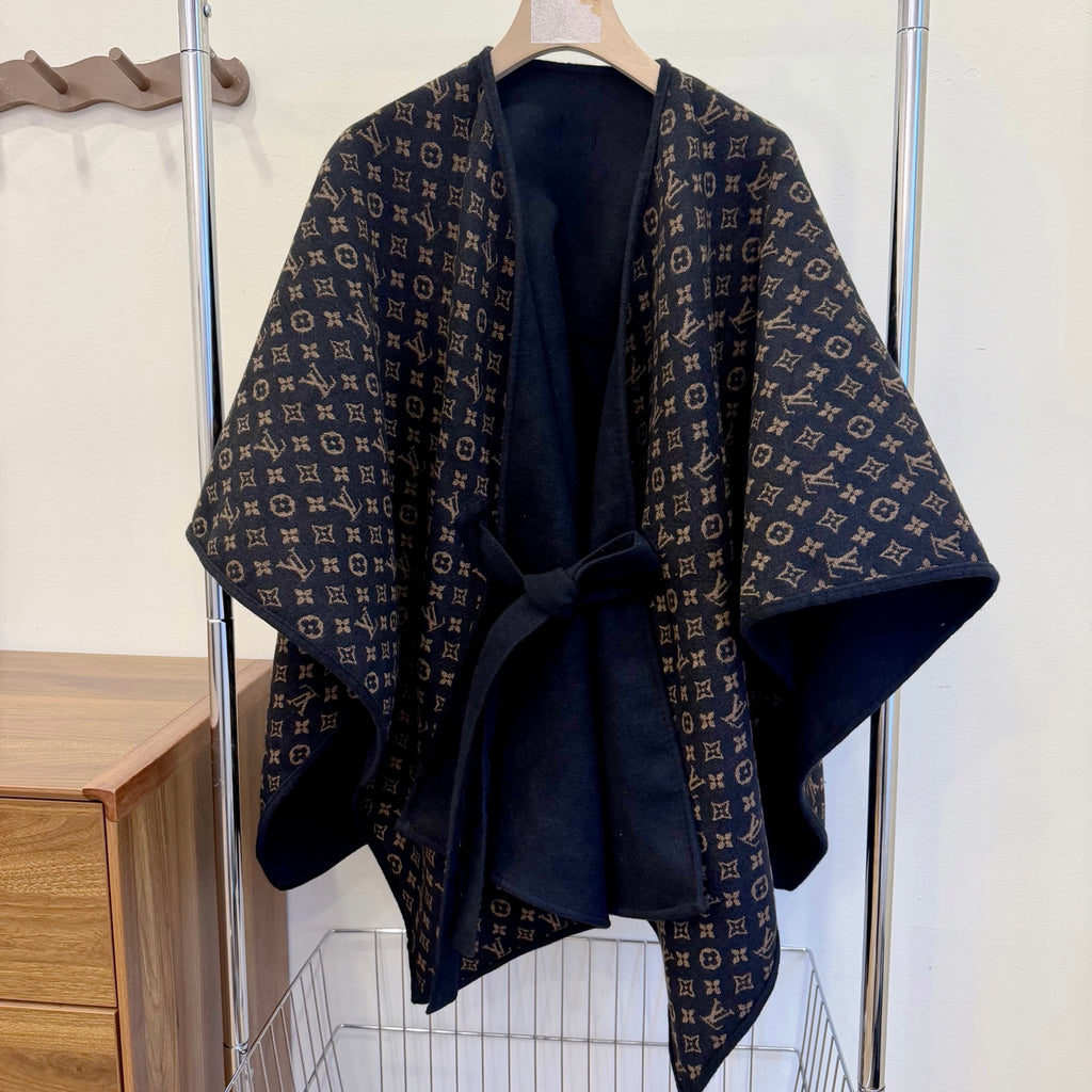 W1R86E77 Fashion cape
